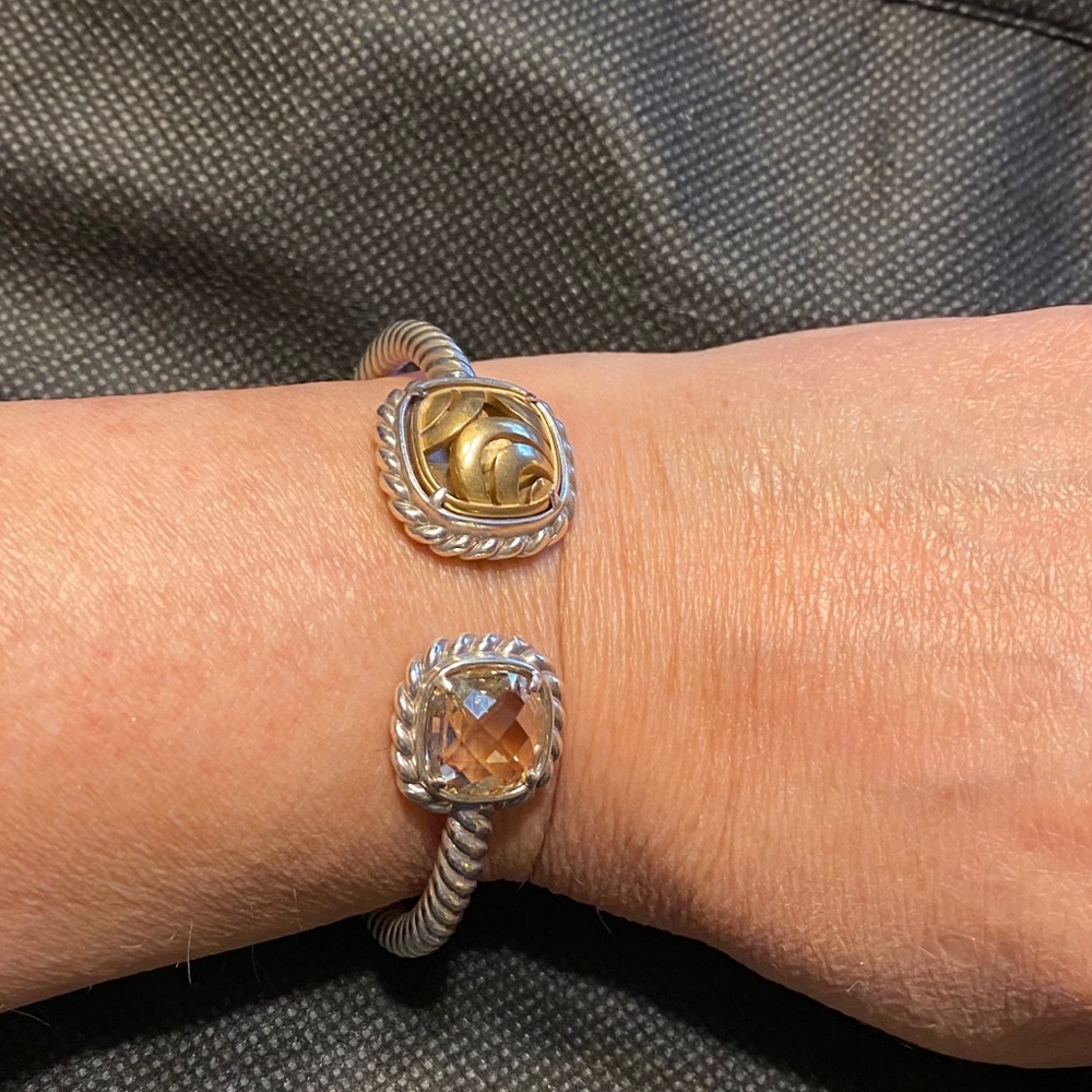 Bangle bracelet